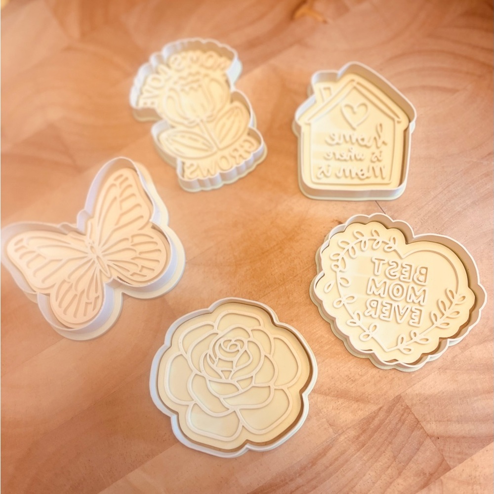 Mother’s Day floral Cookie Cutter Set - Floral and Heart Designs